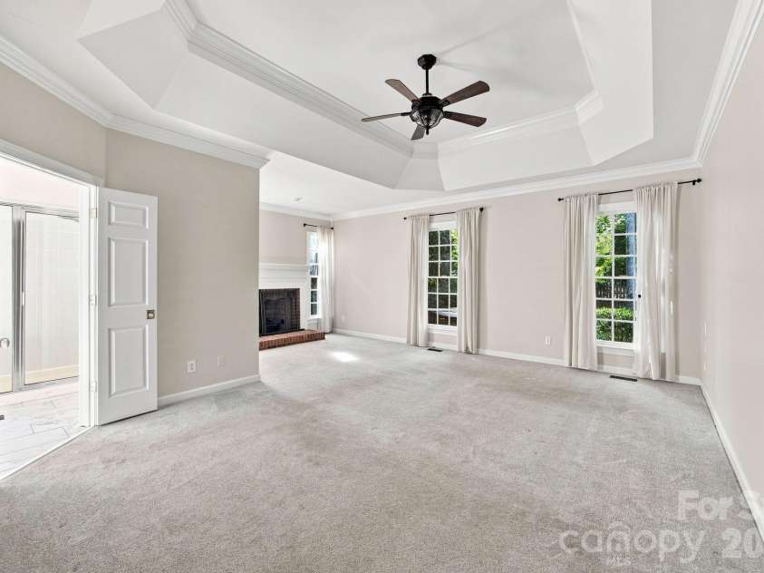 5111 Downing Creek Drive, Charlotte, NC 28269.  MLS# CAR4418841, YatesRealty ID 50096. 