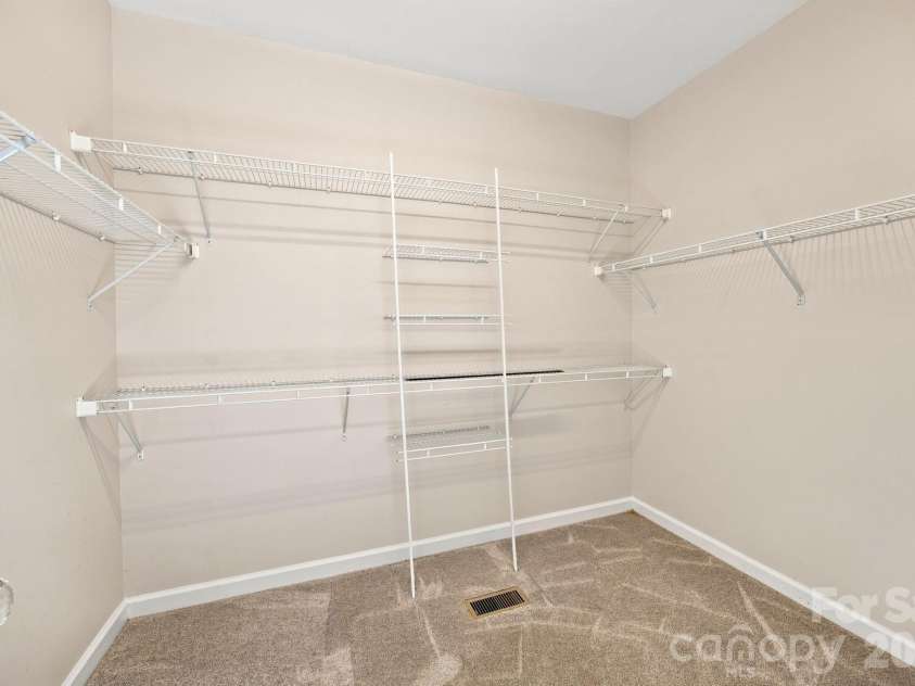 5111 Downing Creek Drive, Charlotte, NC 28269.  MLS# CAR4418841, YatesRealty ID 50096. 