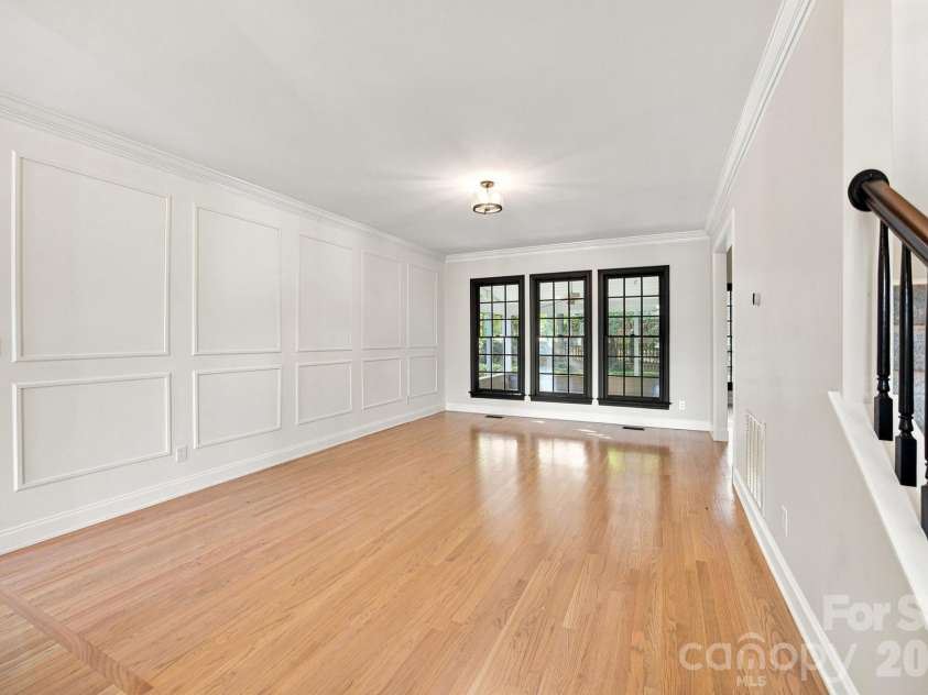 5111 Downing Creek Drive, Charlotte, NC 28269.  MLS# CAR4418841, YatesRealty ID 50096. 