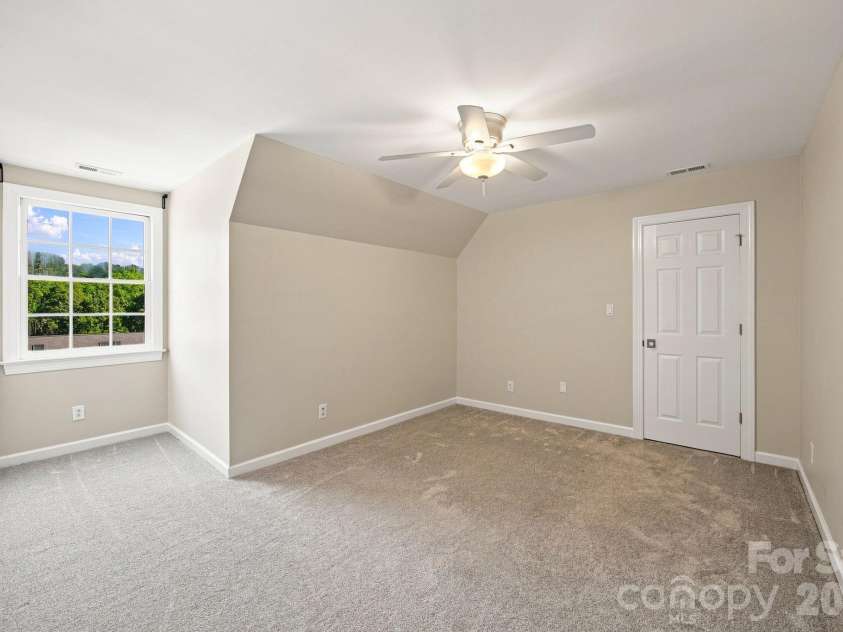 5111 Downing Creek Drive, Charlotte, NC 28269.  MLS# CAR4418841, YatesRealty ID 50096. 