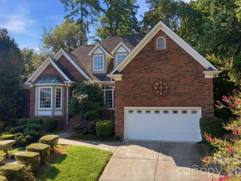 5111 Downing Creek Drive, Charlotte, NC 28269.  MLS# CAR4418841, YatesRealty ID 50096. 
