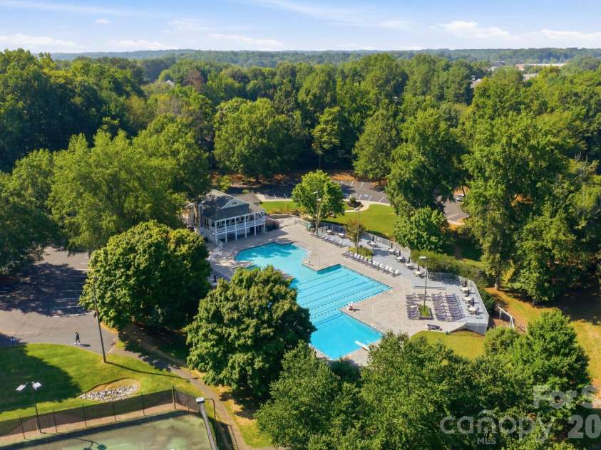 5111 Downing Creek Drive, Charlotte, NC 28269.  MLS# CAR4418841, YatesRealty ID 50096. 