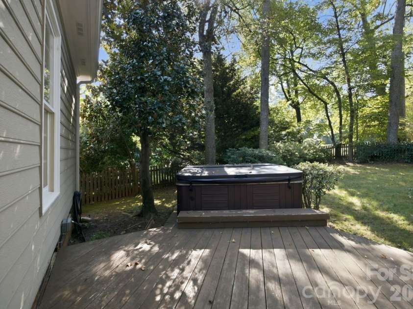 5111 Downing Creek Drive, Charlotte, NC 28269.  MLS# CAR4418841, YatesRealty ID 50096. 