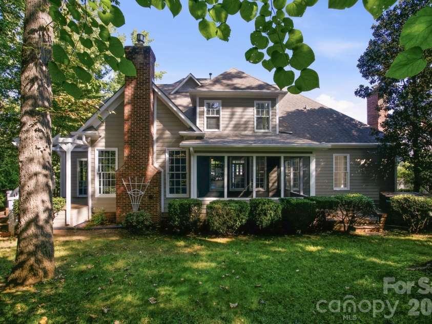 5111 Downing Creek Drive, Charlotte, NC 28269.  MLS# CAR4418841, YatesRealty ID 50096. 
