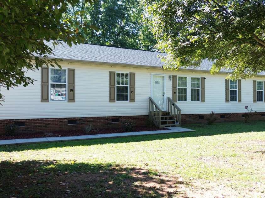 109 Grand Acres Lane, Maiden, NC 28650.  MLS# CAR4423474, YatesRealty ID 50097. 