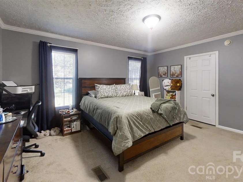 109 Grand Acres Lane, Maiden, NC 28650.  MLS# CAR4423474, YatesRealty ID 50097. 