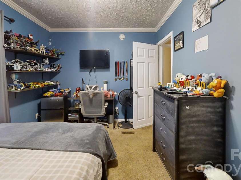 109 Grand Acres Lane, Maiden, NC 28650.  MLS# CAR4423474, YatesRealty ID 50097. 