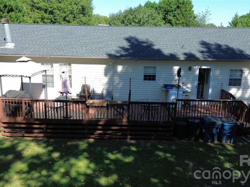 109 Grand Acres Lane, Maiden, NC 28650.  MLS# CAR4423474, YatesRealty ID 50097. 