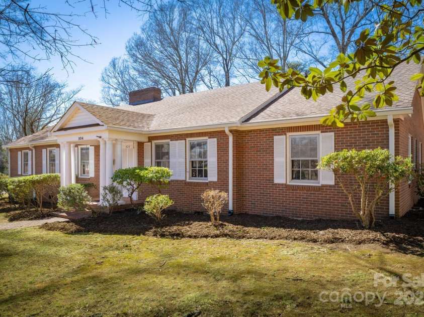 924 Main Avenue, Newton, NC 28658.  MLS# CAR4224742, YatesRealty ID 5010. 