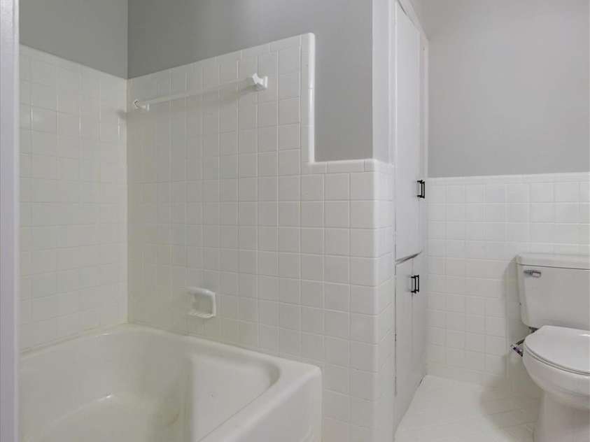 924 Main Avenue, Newton, NC 28658.  MLS# CAR4224742, YatesRealty ID 5010. First Bedroom En-Suite Bathroom