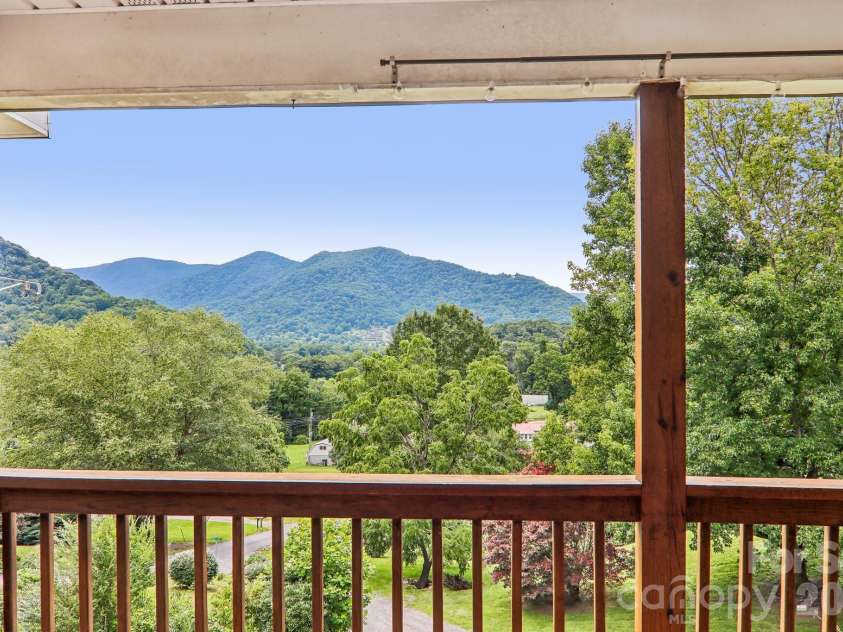 169 Highview Drive, Maggie Valley, NC 28751.  MLS# CAR4411083, YatesRealty ID 50102. 