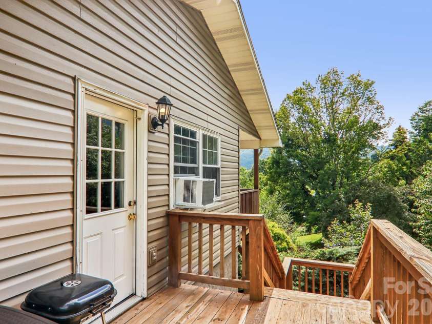 169 Highview Drive, Maggie Valley, NC 28751.  MLS# CAR4411083, YatesRealty ID 50102. 