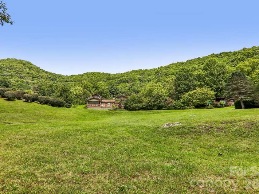 169 Highview Drive, Maggie Valley, NC 28751.  MLS# CAR4411083, YatesRealty ID 50102. 