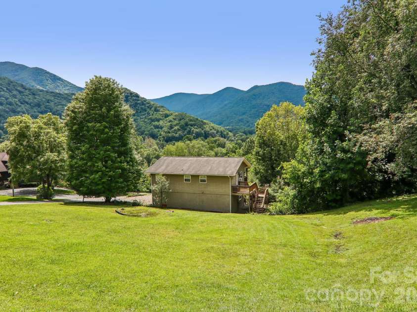 169 Highview Drive, Maggie Valley, NC 28751.  MLS# CAR4411083, YatesRealty ID 50102. 