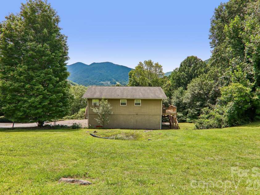 169 Highview Drive, Maggie Valley, NC 28751.  MLS# CAR4411083, YatesRealty ID 50102. 