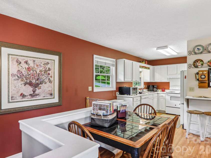 169 Highview Drive, Maggie Valley, NC 28751.  MLS# CAR4411083, YatesRealty ID 50102. Looking towards kitchen