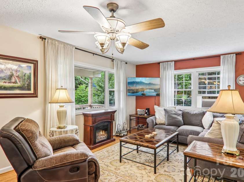 169 Highview Drive, Maggie Valley, NC 28751.  MLS# CAR4411083, YatesRealty ID 50102. Lots of windows