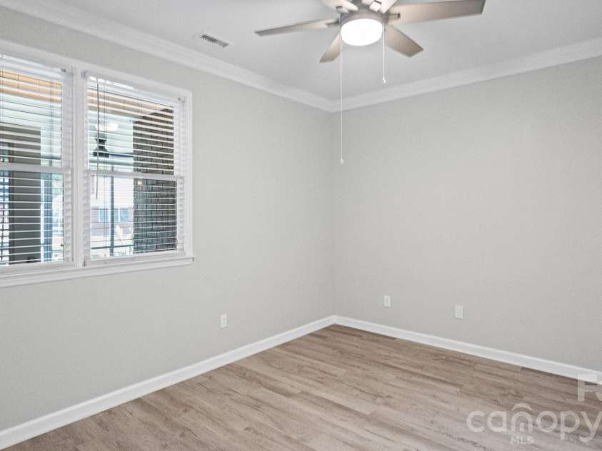 19942 Oak Leaf Circle, Cornelius, NC 28031.  MLS# CAR4423543, YatesRealty ID 50103. 