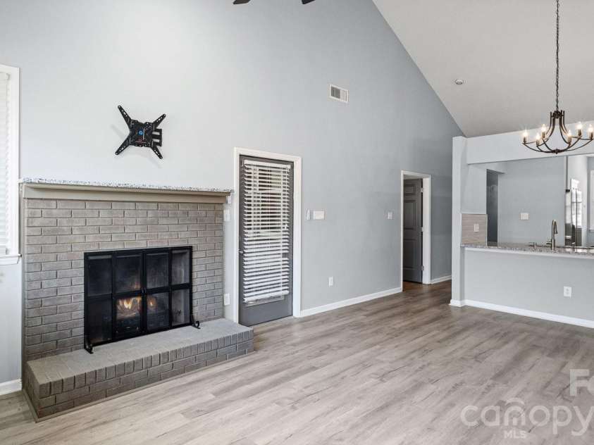 19942 Oak Leaf Circle, Cornelius, NC 28031.  MLS# CAR4423543, YatesRealty ID 50103. Open floor plan