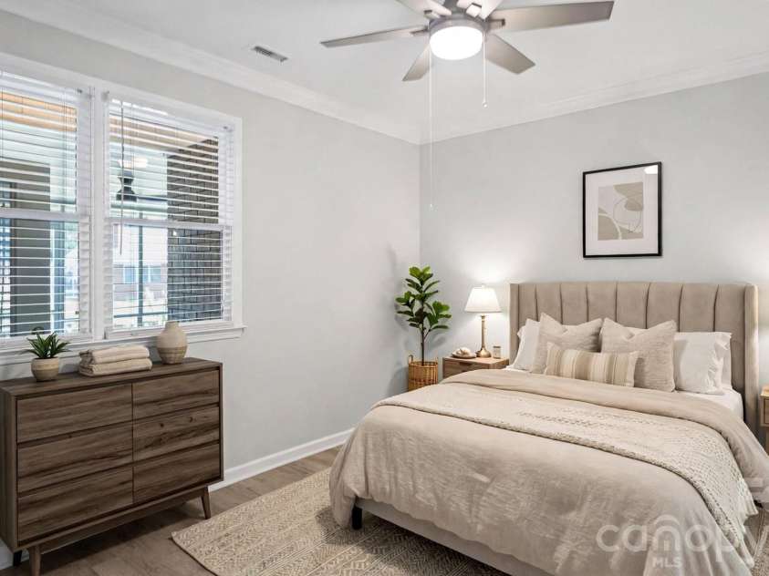 19942 Oak Leaf Circle, Cornelius, NC 28031.  MLS# CAR4423543, YatesRealty ID 50103. Primary bedroom