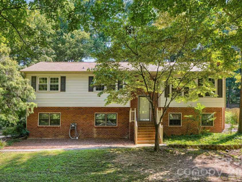 2414 Ashford Drive, Concord, NC 28027.  MLS# CAR4423444, YatesRealty ID 50104. 
