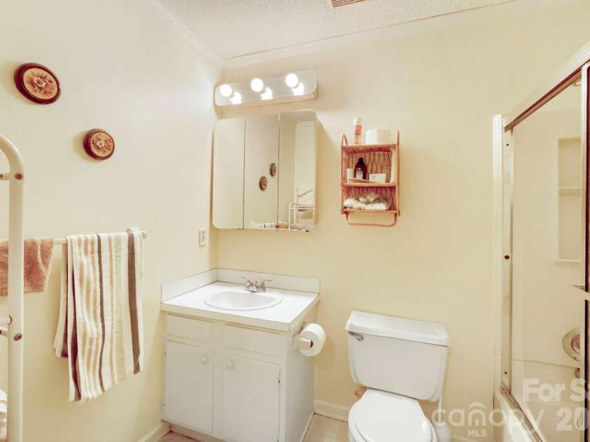 2414 Ashford Drive, Concord, NC 28027.  MLS# CAR4423444, YatesRealty ID 50104. 