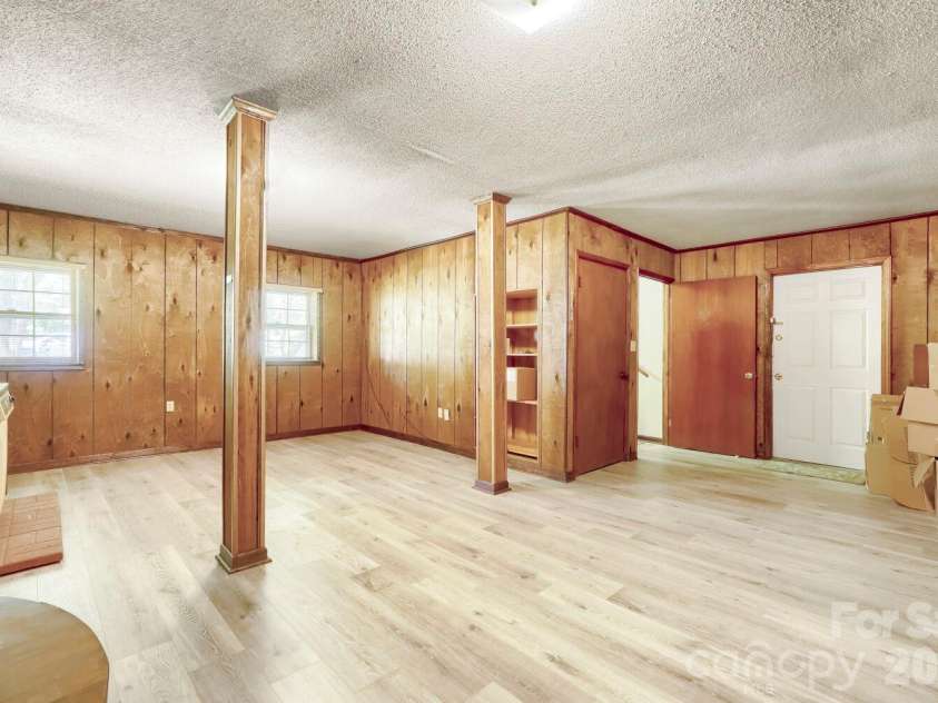 2414 Ashford Drive, Concord, NC 28027.  MLS# CAR4423444, YatesRealty ID 50104. 