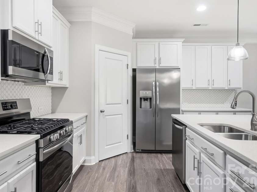 3029 Mendenhall Street, Indian Trail, NC 28079.  MLS# CAR4417680, YatesRealty ID 50106. Stunning Chef's Kitchen