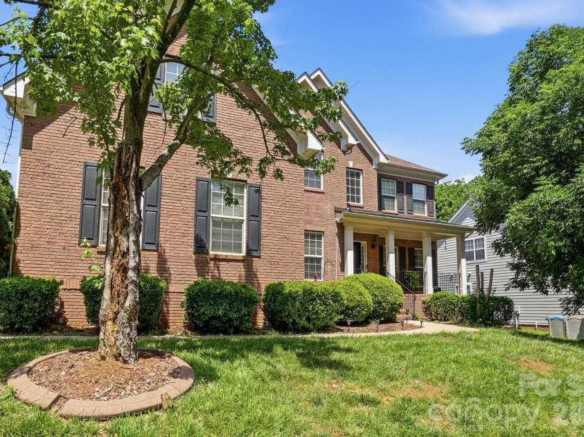 8108 Morehouse Drive, Waxhaw, NC 28173.  MLS# CAR4365988, YatesRealty ID 50108. 