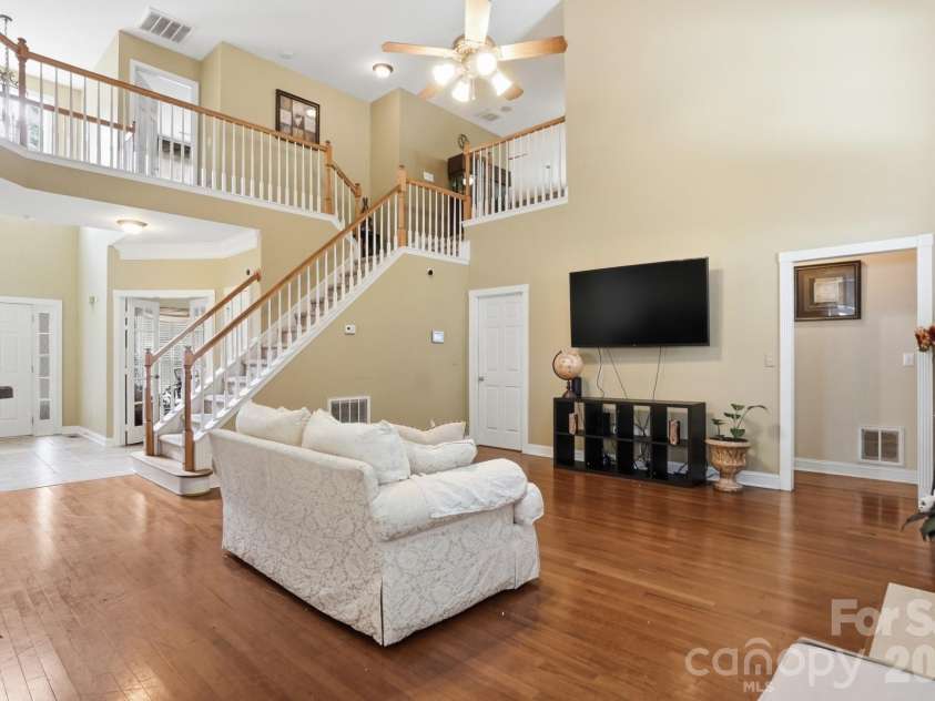8108 Morehouse Drive, Waxhaw, NC 28173.  MLS# CAR4365988, YatesRealty ID 50108. 