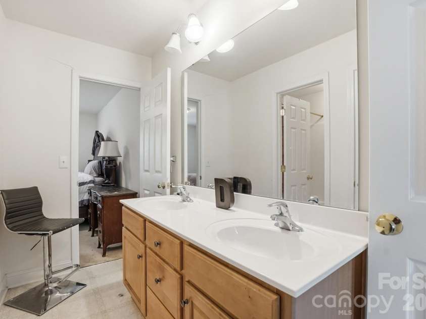 8108 Morehouse Drive, Waxhaw, NC 28173.  MLS# CAR4365988, YatesRealty ID 50108. 