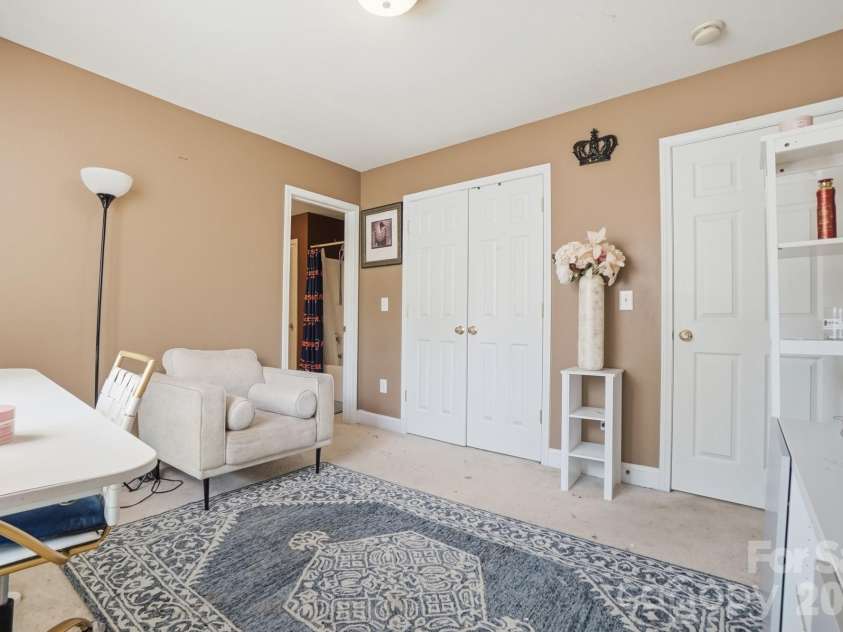 8108 Morehouse Drive, Waxhaw, NC 28173.  MLS# CAR4365988, YatesRealty ID 50108. 