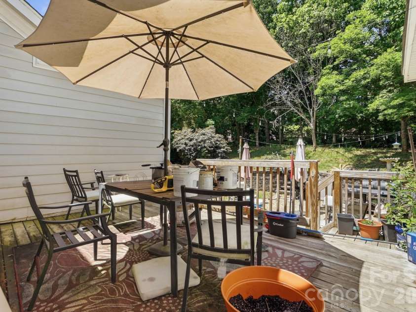 8108 Morehouse Drive, Waxhaw, NC 28173.  MLS# CAR4365988, YatesRealty ID 50108. 