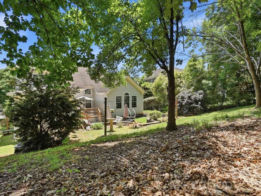 8108 Morehouse Drive, Waxhaw, NC 28173.  MLS# CAR4365988, YatesRealty ID 50108. 