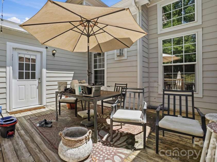 8108 Morehouse Drive, Waxhaw, NC 28173.  MLS# CAR4365988, YatesRealty ID 50108. 