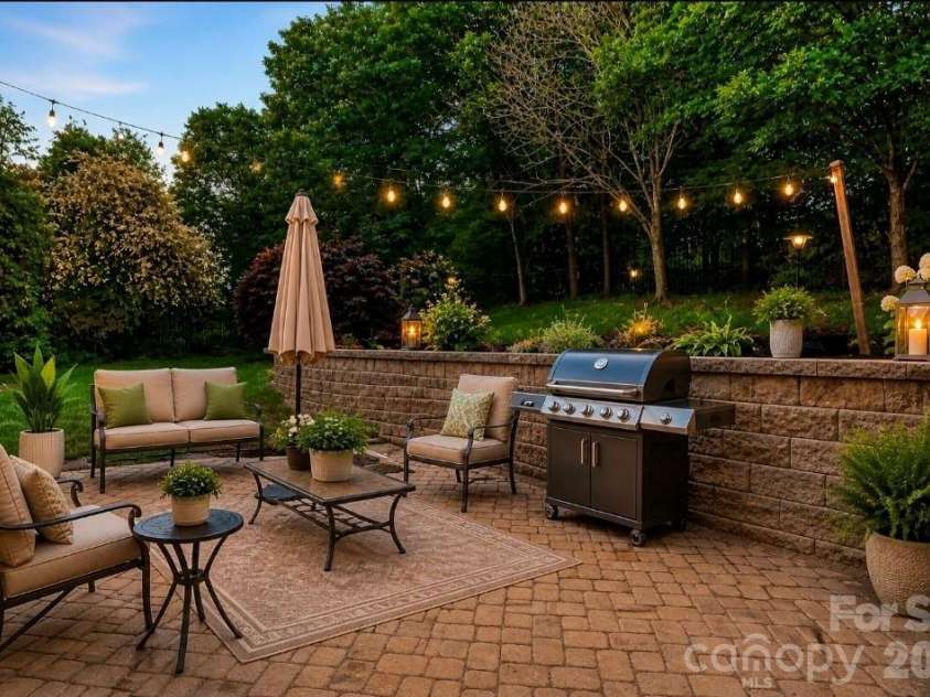 8108 Morehouse Drive, Waxhaw, NC 28173.  MLS# CAR4365988, YatesRealty ID 50108. Virtually decluttered and staged