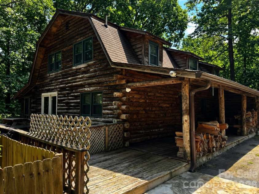 51 Sleepy Forest Drive, Leicester, NC 28748.  MLS# CAR4412266, YatesRealty ID 50110. 