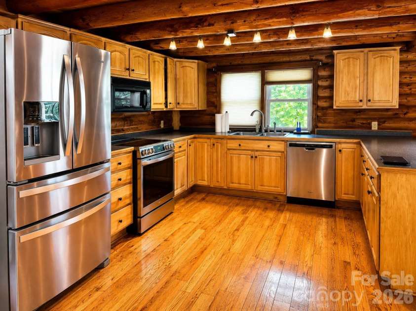 51 Sleepy Forest Drive, Leicester, NC 28748.  MLS# CAR4412266, YatesRealty ID 50110. 