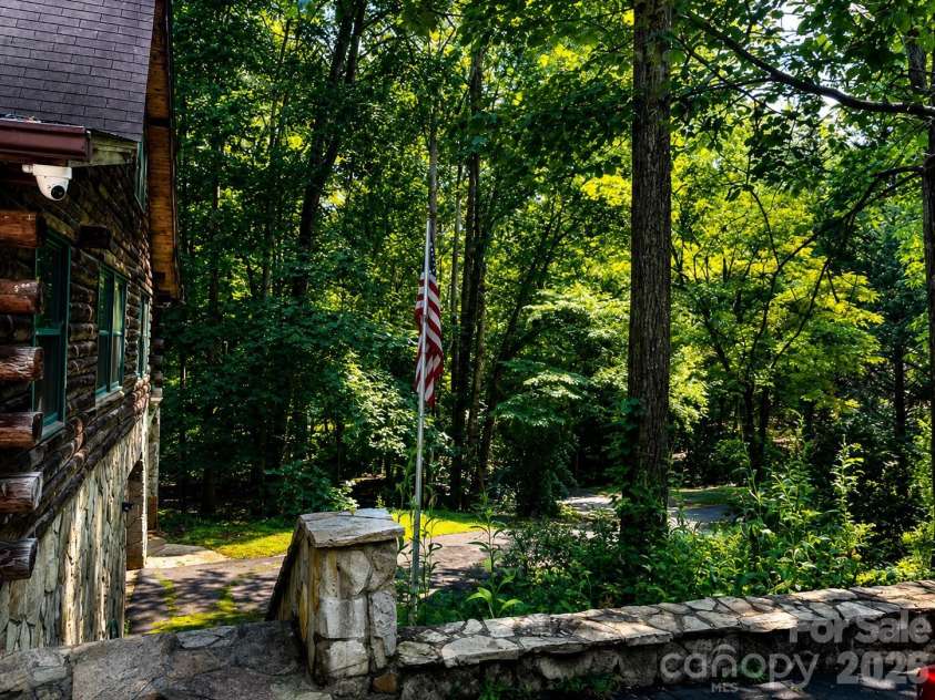 51 Sleepy Forest Drive, Leicester, NC 28748.  MLS# CAR4412266, YatesRealty ID 50110. 