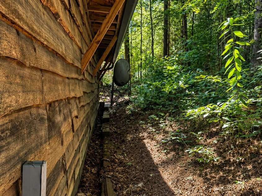 51 Sleepy Forest Drive, Leicester, NC 28748.  MLS# CAR4412266, YatesRealty ID 50110. 