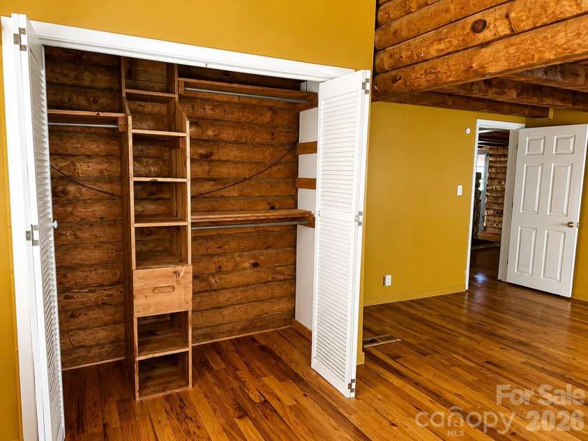 51 Sleepy Forest Drive, Leicester, NC 28748.  MLS# CAR4412266, YatesRealty ID 50110. 