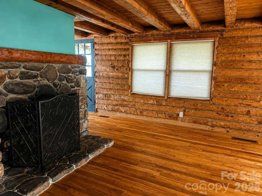 51 Sleepy Forest Drive, Leicester, NC 28748.  MLS# CAR4412266, YatesRealty ID 50110. 