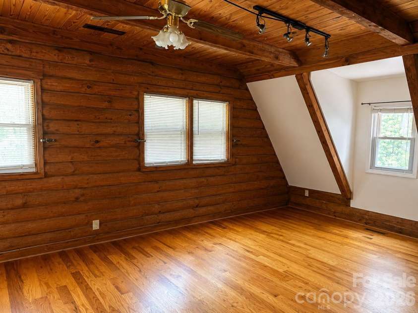 51 Sleepy Forest Drive, Leicester, NC 28748.  MLS# CAR4412266, YatesRealty ID 50110. 