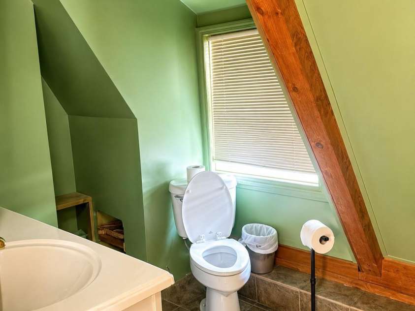 51 Sleepy Forest Drive, Leicester, NC 28748.  MLS# CAR4412266, YatesRealty ID 50110. 