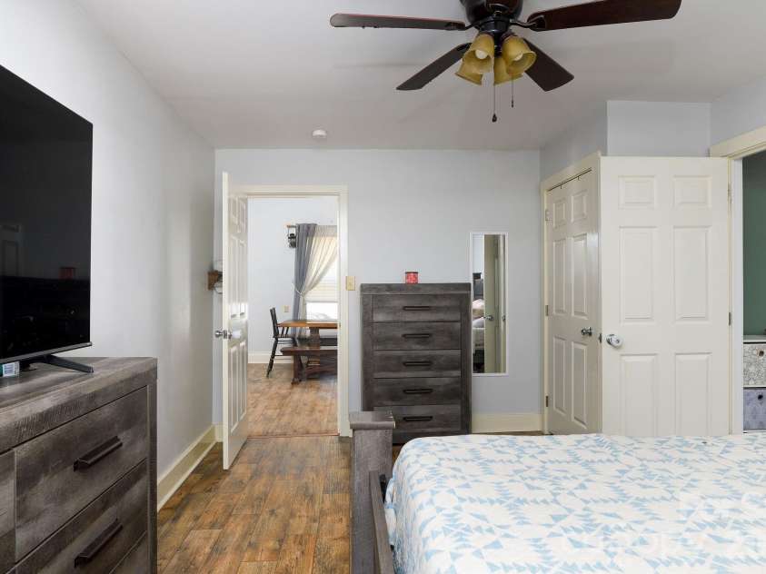 404 7th Avenue, Lexington, NC 27292.  MLS# CAR4423693, YatesRealty ID 50113. 