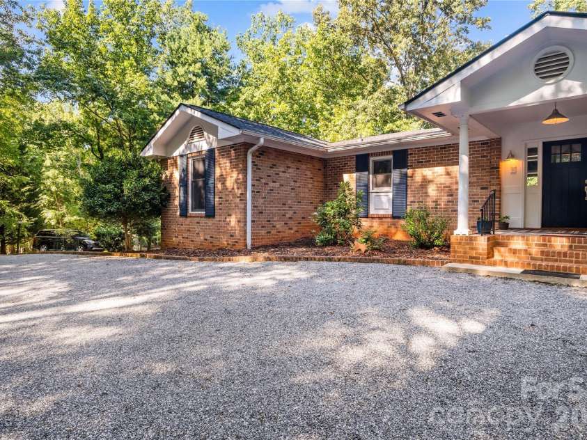 1137 Mountain Laurel Drive, Columbus, NC 28722.  MLS# CAR4423515, YatesRealty ID 50115. 