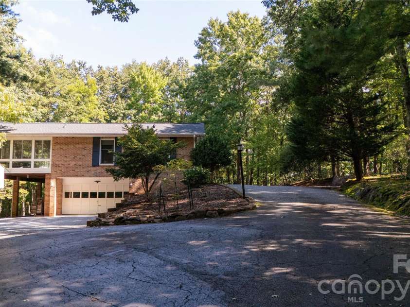 1137 Mountain Laurel Drive, Columbus, NC 28722.  MLS# CAR4423515, YatesRealty ID 50115. 