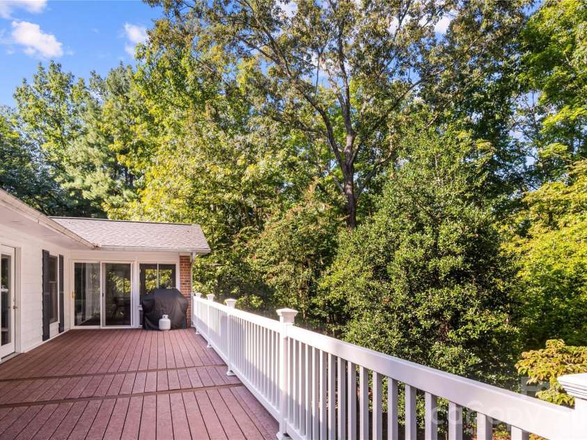 1137 Mountain Laurel Drive, Columbus, NC 28722.  MLS# CAR4423515, YatesRealty ID 50115. 