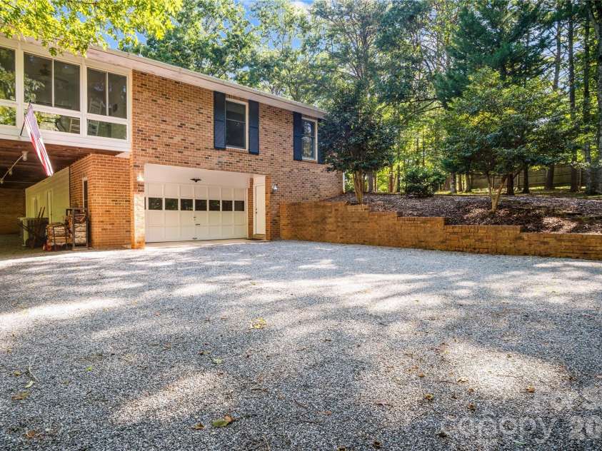 1137 Mountain Laurel Drive, Columbus, NC 28722.  MLS# CAR4423515, YatesRealty ID 50115. 