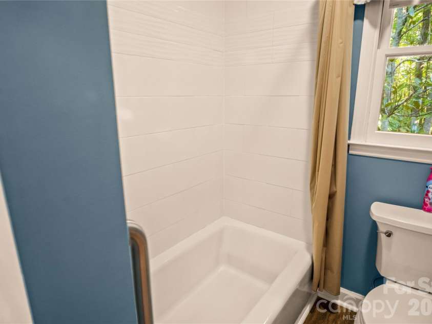 1137 Mountain Laurel Drive, Columbus, NC 28722.  MLS# CAR4423515, YatesRealty ID 50115. 